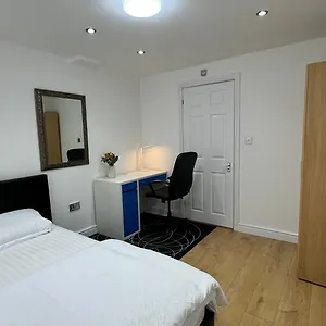  Guest house With En-suite Facilities